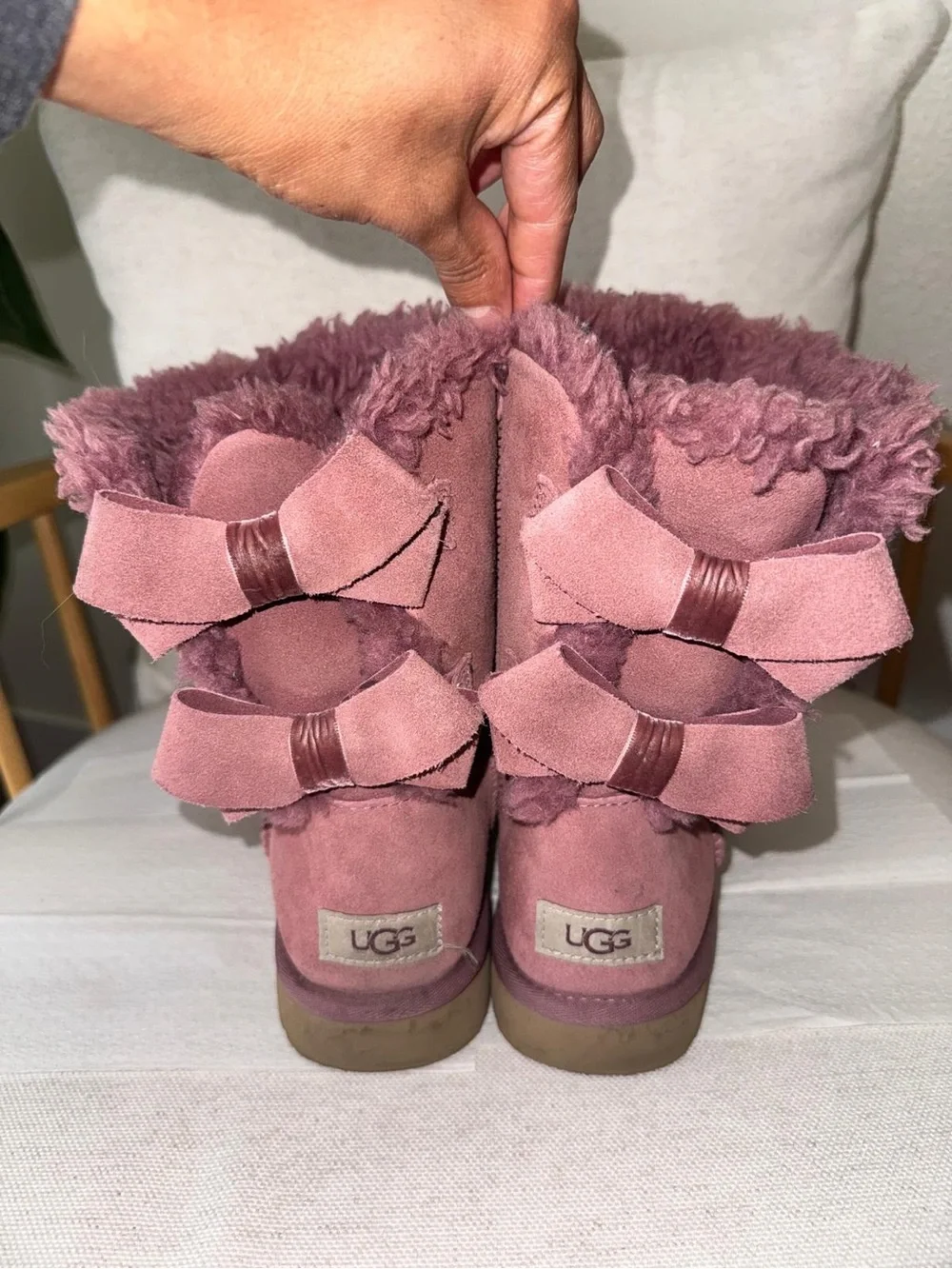 Ugg Australia Bailey Bow Short Mid-Calf Purple Pink Suede Sheepskin Boots Sz 8
